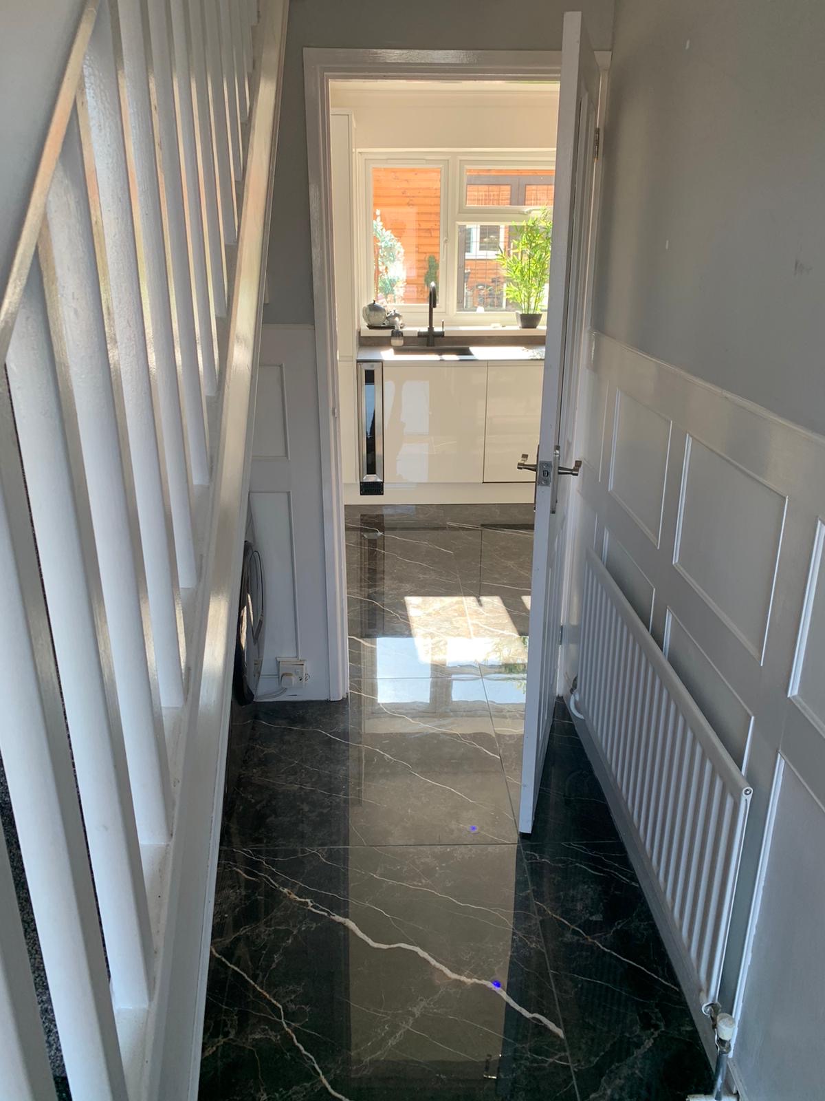 Porcelain tiling
